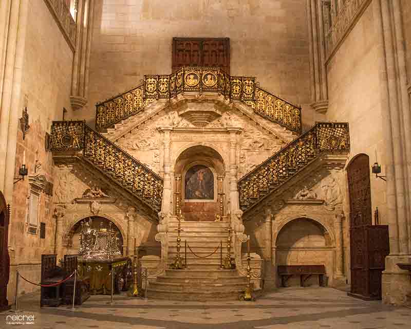 escalera doradda catedral de burgos