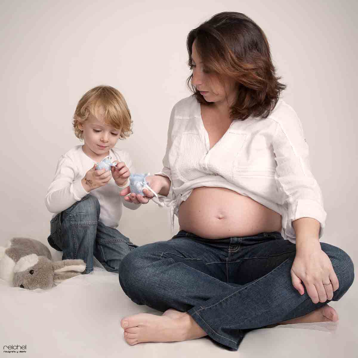 fotos de embarazada con hijos