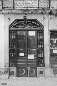 fachadas antiguas de portugal