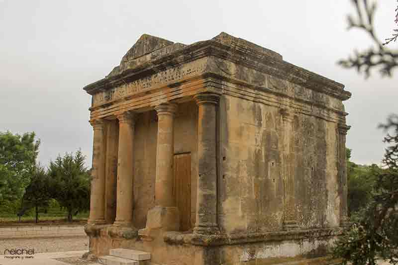 mausoleo antiguo de  fabara